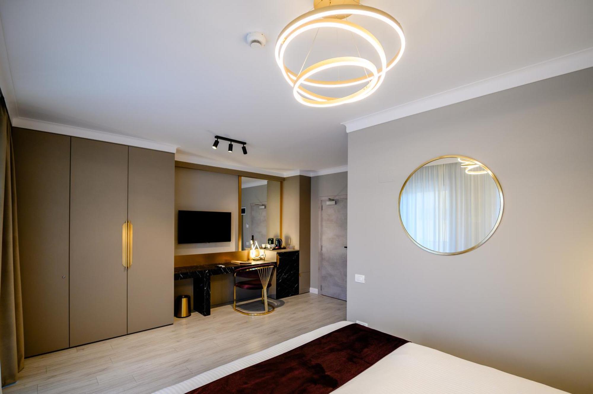 Elitte Inn & Suites Roşu 外观 照片