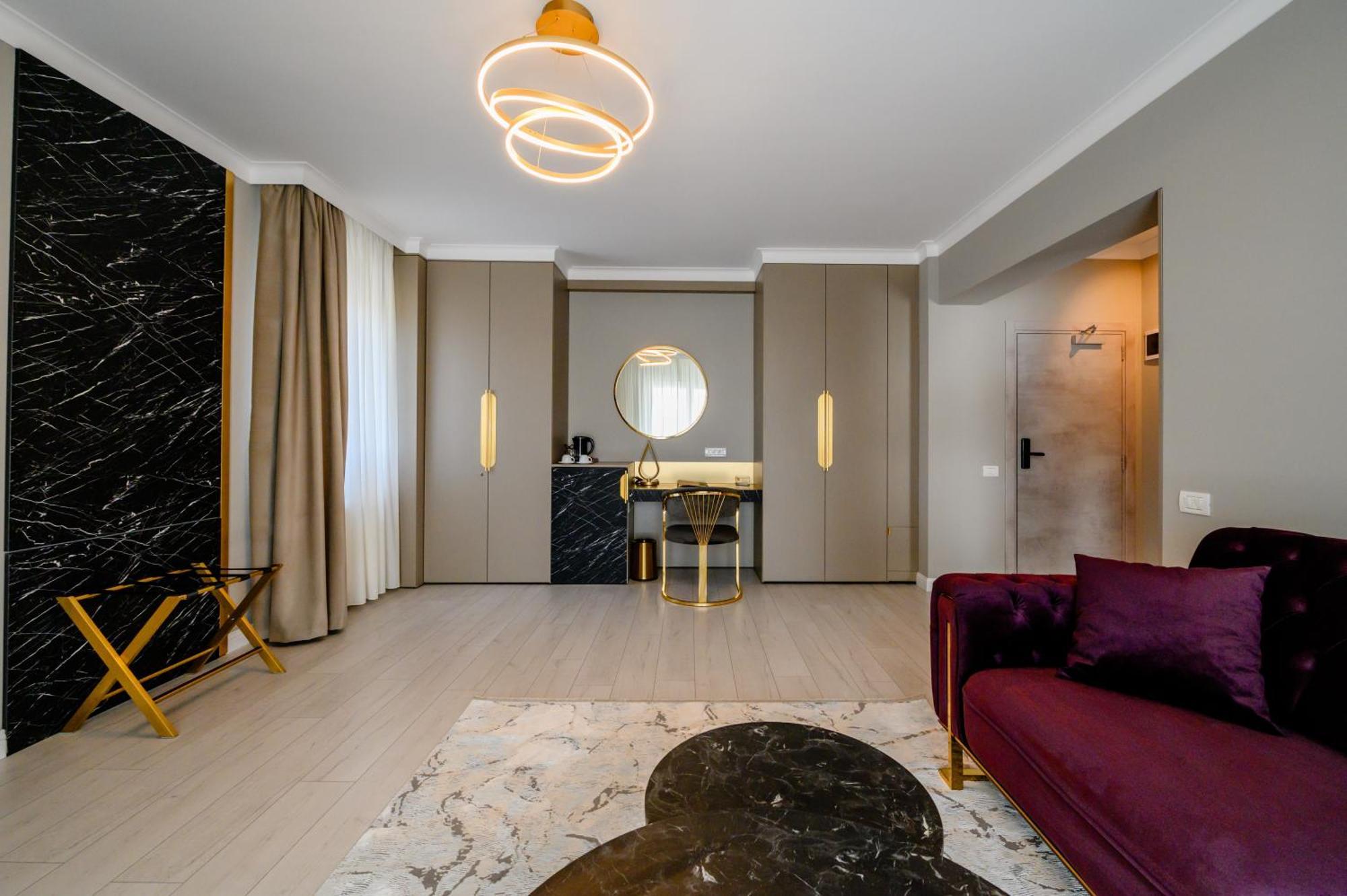 Elitte Inn & Suites Roşu 外观 照片