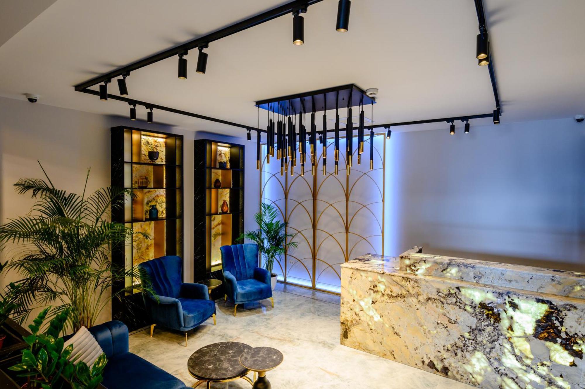 Elitte Inn & Suites Roşu 外观 照片
