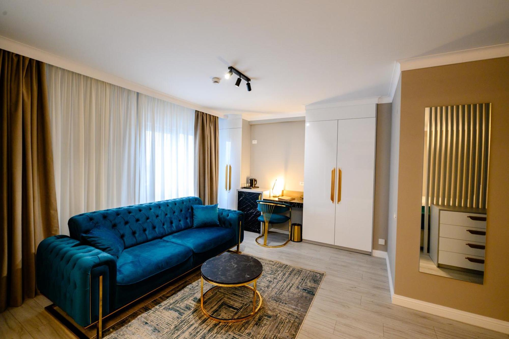 Elitte Inn & Suites Roşu 外观 照片